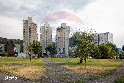 Apartament cu 4 camere de închiriat în zona Centrul Civic