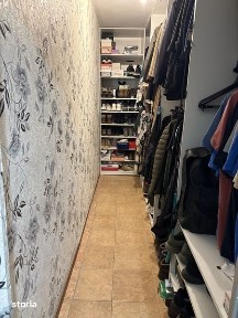 Vand apartament cu 3 camere