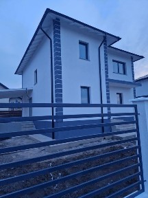 Casa de vanzare compusa din parter etaj