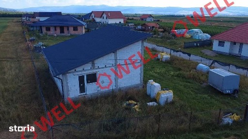 Casă familială semifinisată de vânzare în Poiana Arcușului!