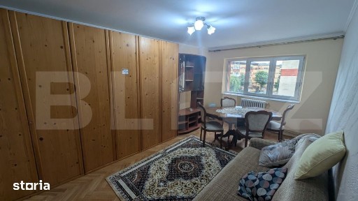 Apartament cu 2 camere, decomandat, 55 mp, 2 bai, zona Cetate