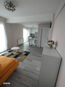 Închiriez apartament zona Vivo