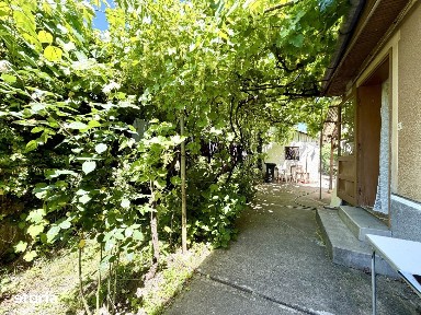 Casa cu 3 camere, 70 mp utili, 332 mp teren - Zona Lunei