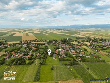Refugiu autentic in Marcusa, 2.619 mp +casa traditionala, 24 ml Fs, ut