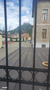 De vanzare/inchiriere apartamentin vila,zona liceul Decebal