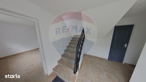 Casă / Vilă cu 3 camere de vânzare în zona Central