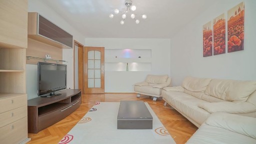 Particular închiriez apartament cu 3 camere în zona Onix,AFI Brașov