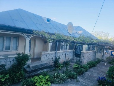 Casa in CATINA, cu teren intravilan generos, comuna Floresti, judetul Prahova. Direct de la proprietar