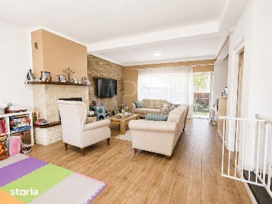 Casa 4 camere de vanzare in Floresti