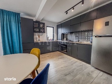 Apartament 3 camere de vanzare in Floresti