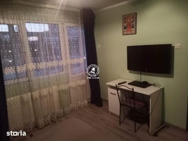 Apartament 2 camere de inchiriat, semidecomandat, etaj intermediar - P