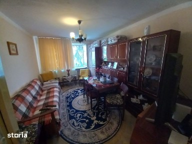 Apartament 3 camere, 57 mp, decomandat, zona Sasar