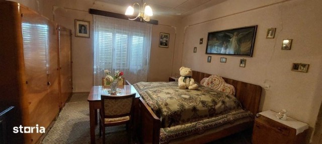 Casa spatioasa cu gradina si mult potential in podgoriile Aradului