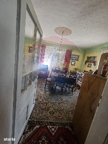 Casă / Vilă cu 4 camere de vânzare