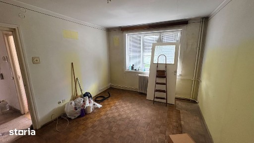 Apartament 2 camere, zona centrala, decomandat, etaj intermediar !