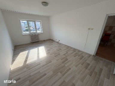 Apartament 2 camere, etaj 2 - zona Industriala