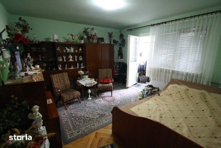 Proprietar vand apartament cu 3 camere, etaj 2, Zona Girocului