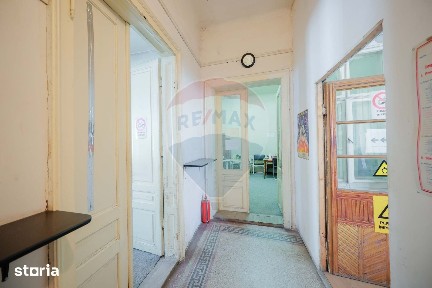 Apartament de vânzare cu 3 camere, str. Cuza Vodă, ultracentral