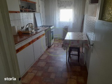 Apartament 3 camere etaj 3 de vanzare B-dul Unirii Fagaras jud. Brasov