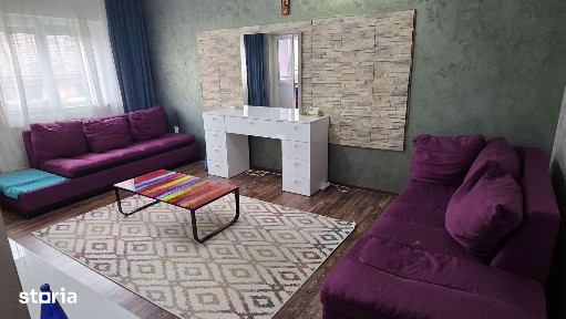 De vanzare apartament 3 camere decomandat 70.000 euro
