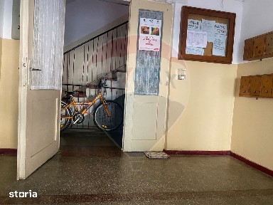 Apartament cu 3 camere de vânzare în zona Centrala, Fagaras