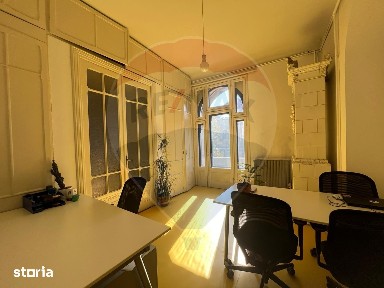 Apartament cu 4 camere de închiriat în zona Dacia pretabil birou