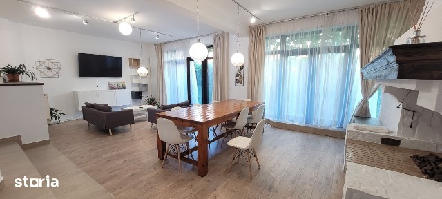 Vila 7 camere, suprafata de 270 mp gradina si gazraj, zona Strand