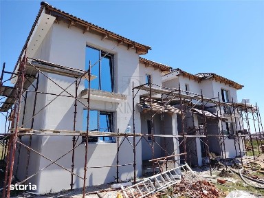 Duplex despartit prin C.T.- dormitor la parter - canalizare