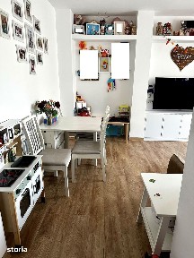 Proprietar vând apartament 4 camere, 84 mp, decomandat, zonă centrală