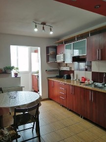 Particular, 3 camere, LANGA METROU