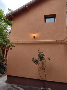 Vând apartament cochet cu 3 camere la casă în zona centrală