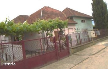 Cota de 1/2 din casa si teren- municipiul Hunedoara, judetul Hunedoara