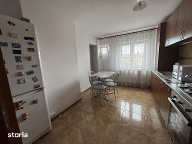 Vand apartament 3 camere decomandat, direct de la proprietar