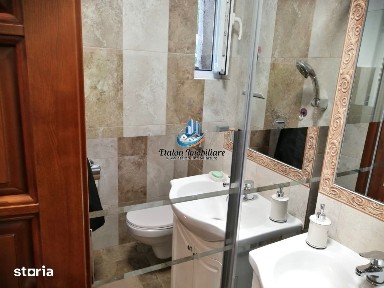 Apartament 3 camere semidecomandat, zona Spital, Piatra Neamt
