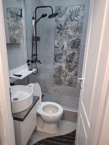 Persoana fizica -Vand garsoniera, complet renovat, Galata - 64.900 €