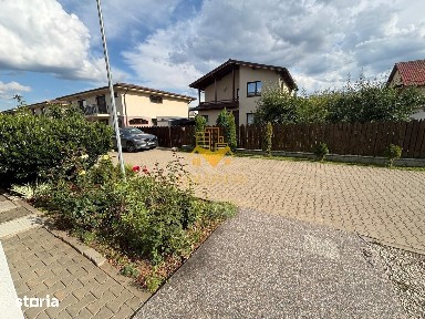 Duplex, 4 camere, modern, curte, terasă, 200mp teren, Florești