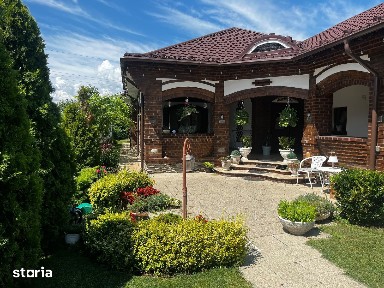 Casa la 15 km de Craiova + spatiu comercial
