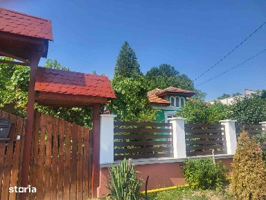 Casă de vânzare, 3 camere, curte mare