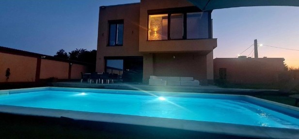 Vila cu piscina in Petrachioaia, inchiriere pentru cateva ore, pentru petreceri