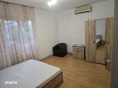 Garsoniera decomandata cu centrala proprie