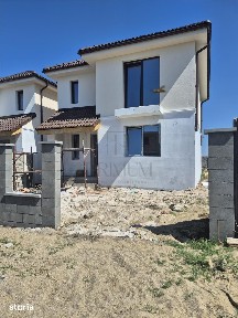 Duplex despartit - zona excelenta- toate utilitatile - posibilitate al
