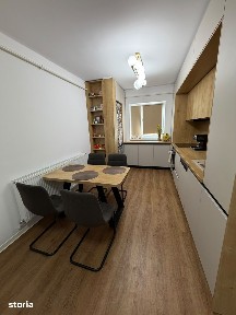 Apartament 4 camere decomandat de vânzare - Zona Moldovei