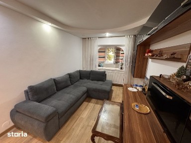 Apartament 4 camere, decomandat, zona Lapus
