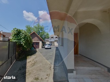 Casă / Vilă cu 8 camere de vânzare