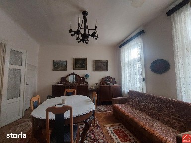 Apartament ultracentral cu curte privata