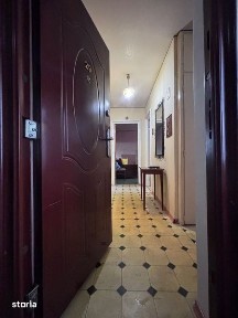 Vand apartament 2 camere sector 4