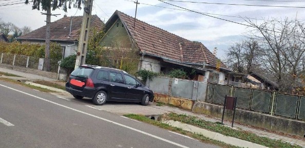 Casă de Vânzare în Unirea (Alba) - 1.030 mp de Curte și Grădină, Utilități Complete