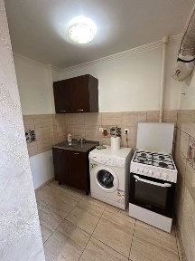 Inchiriez apartament cu o camera Tatarasi langa statia de transport In comun Flux