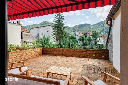 CORP DE CASA TIP BOUTIQUE CU TERASA PANORAMICA, IN CENTRUL ISTORIC AL