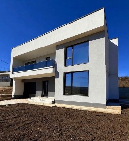 Casa NOUA Barnova cu 700 mp teren si 216 mp utili, 4 dormitoare, 4 bai, garaj inchis, zona linistita